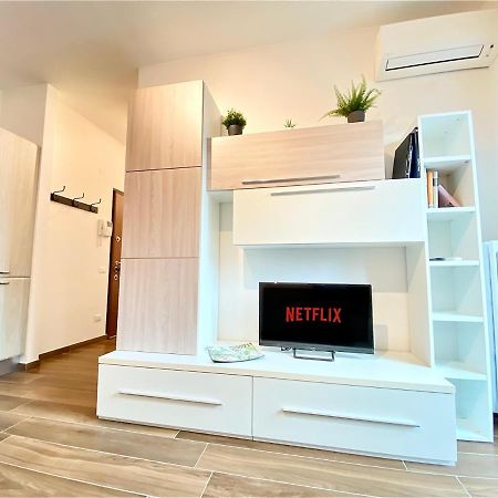 15 Minuti Dall'Istituto Ortopedico Galeazzi - Appartamento Silenzioso Con Cucina, Wifi E Netflix Milaan Buitenkant foto