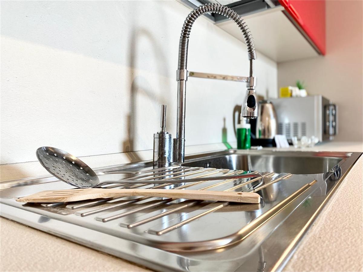15 Minuti Dall'Istituto Ortopedico Galeazzi - Appartamento Silenzioso Con Cucina, Wifi E Netflix Milaan Buitenkant foto